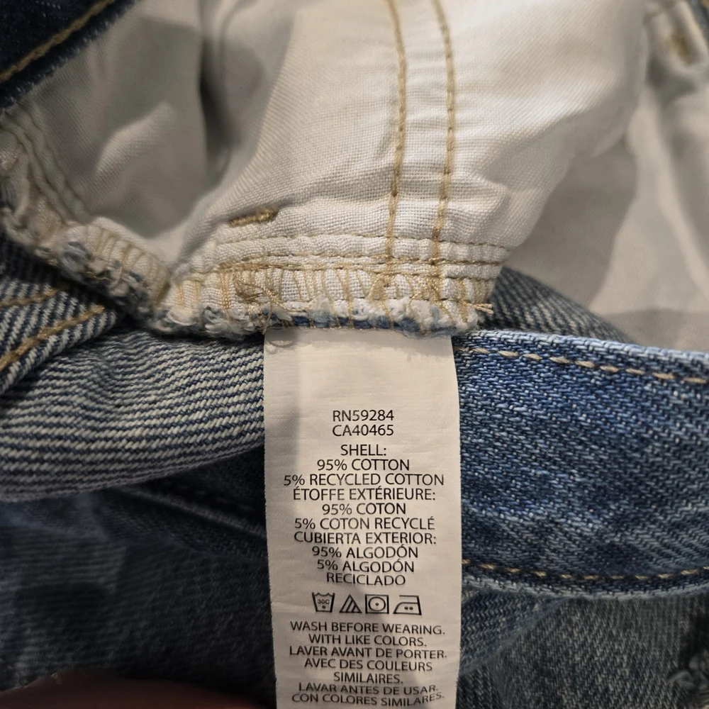 EUC- The Children's Place Mid-Rise Distressed Blue Denim Shorts Girls Size 12